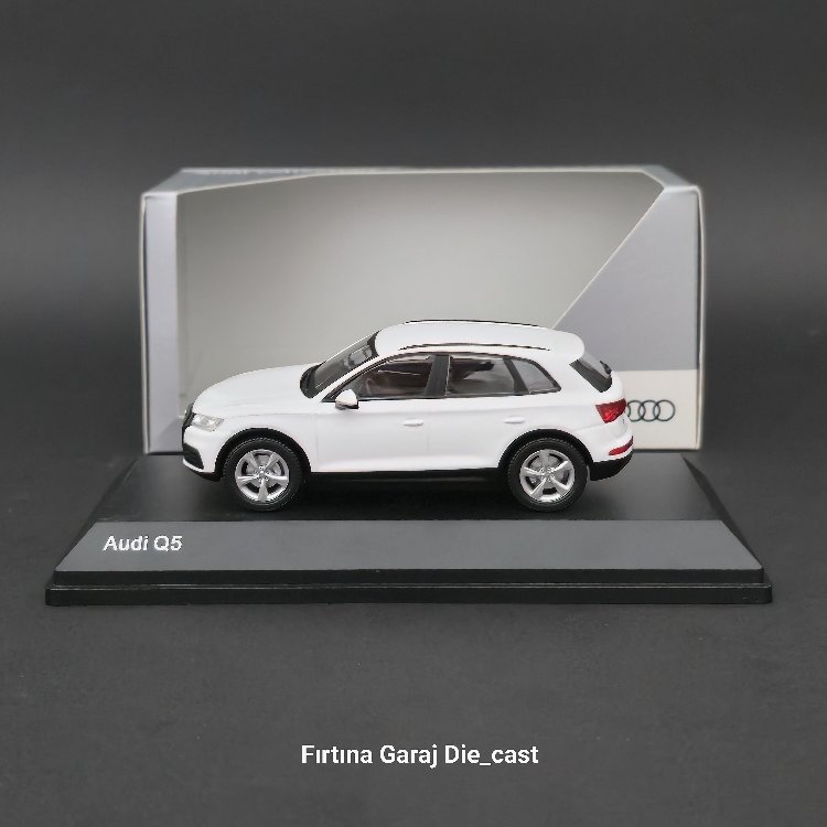 1:43 Audi Q5