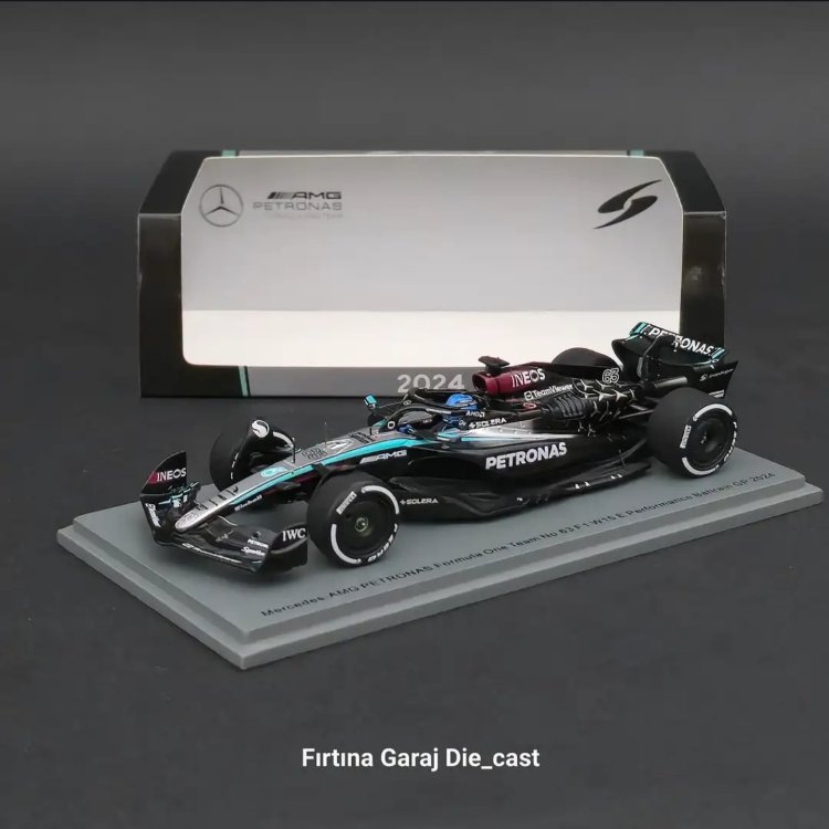 1:43 Spark Mercedes AMG W15 George Russell 2024