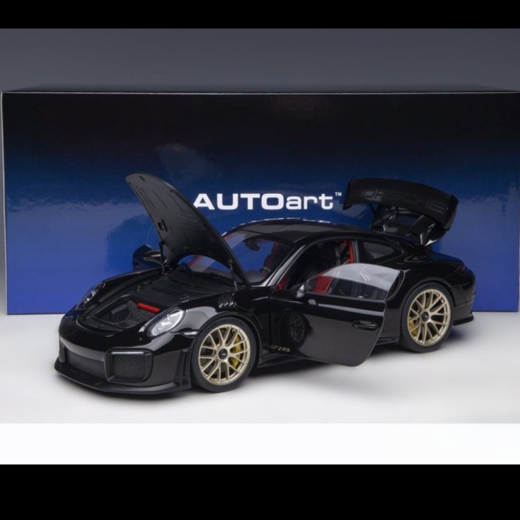1:18 Autoart Porsche 911 (992,2) GT2 Weissach Package
