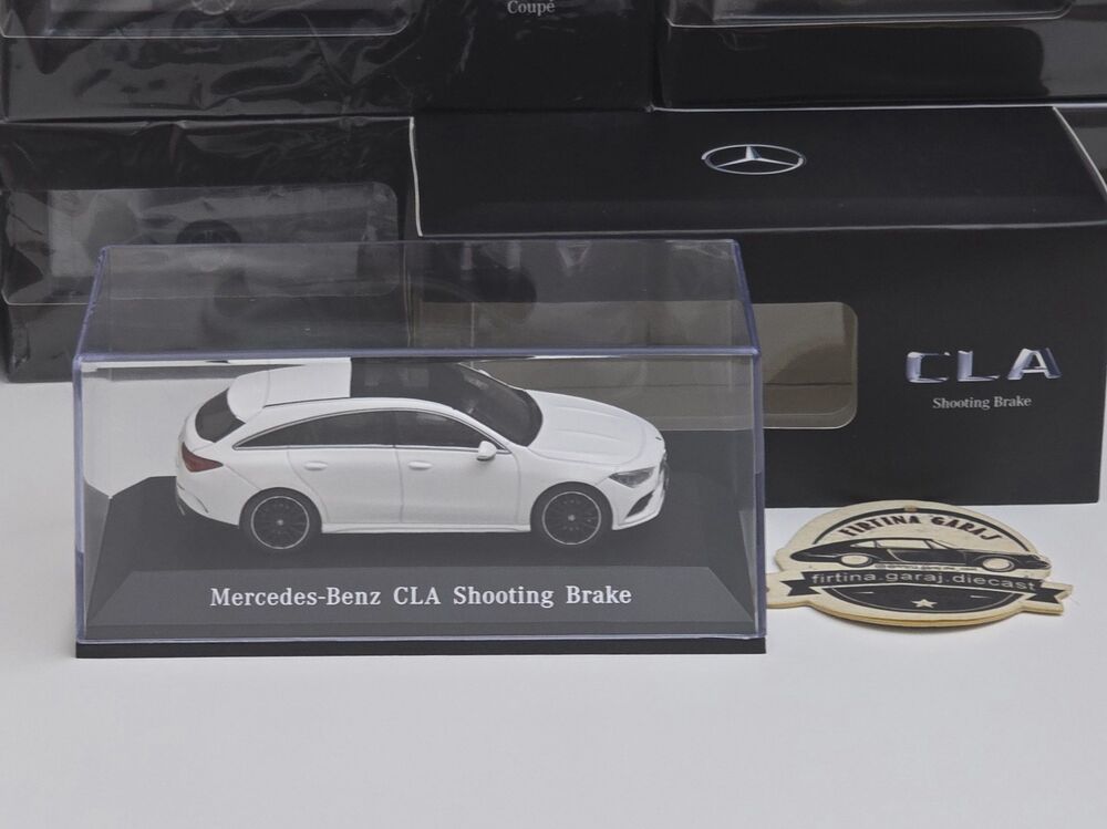 1:43 Mercedes Shooting Break