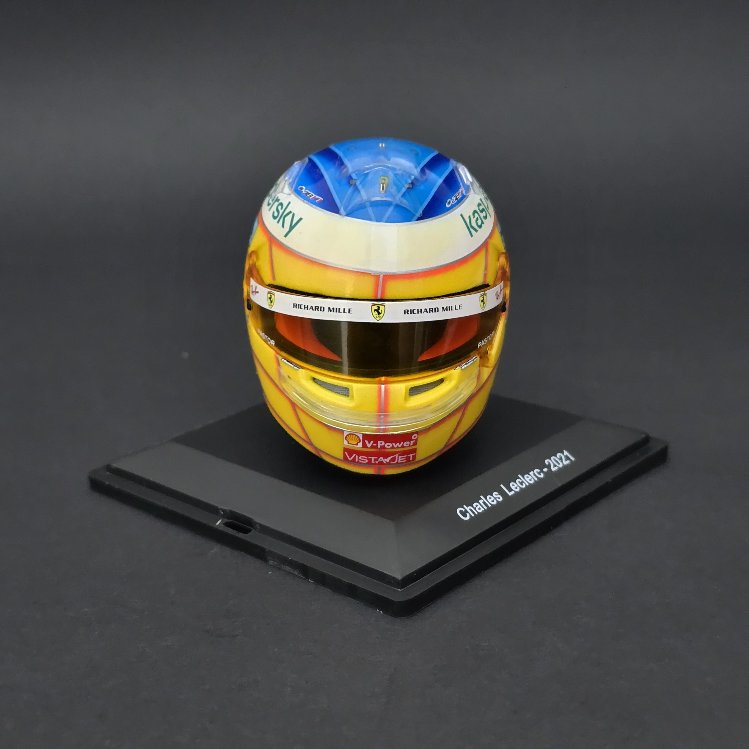 1:5 Charles Leclerc Ferrari 2021 Kask Figürü