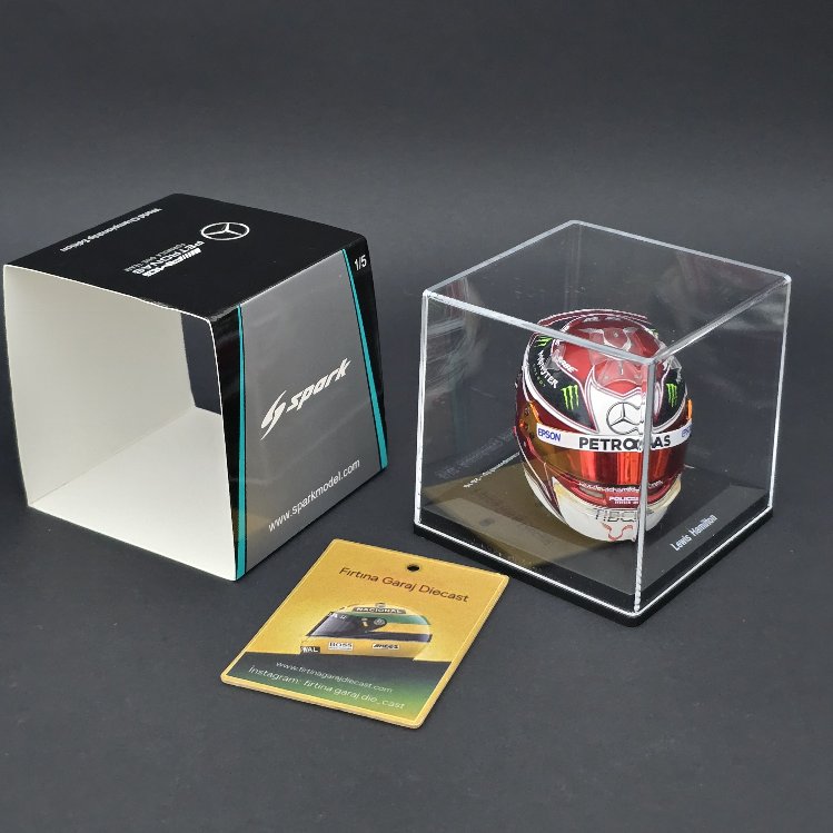1:5 Lewis Hamilton 2019 Dünya Şampiyonu Kask Figürü 