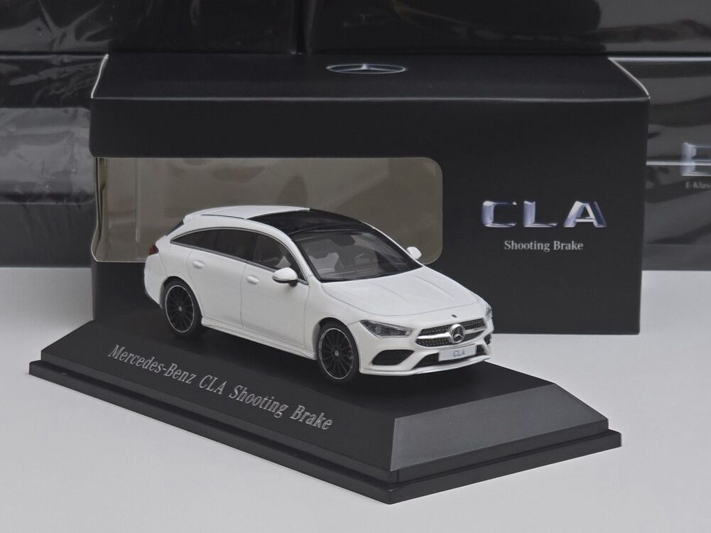 1:43 Mercedes Shooting Break