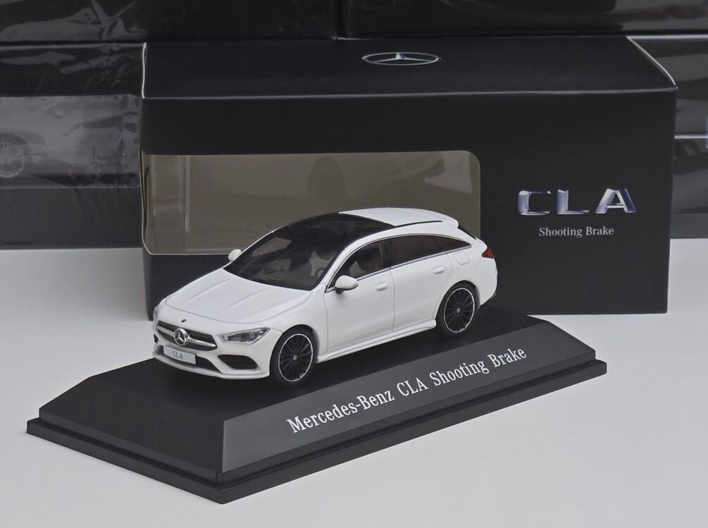 1:43 Mercedes Shooting Break