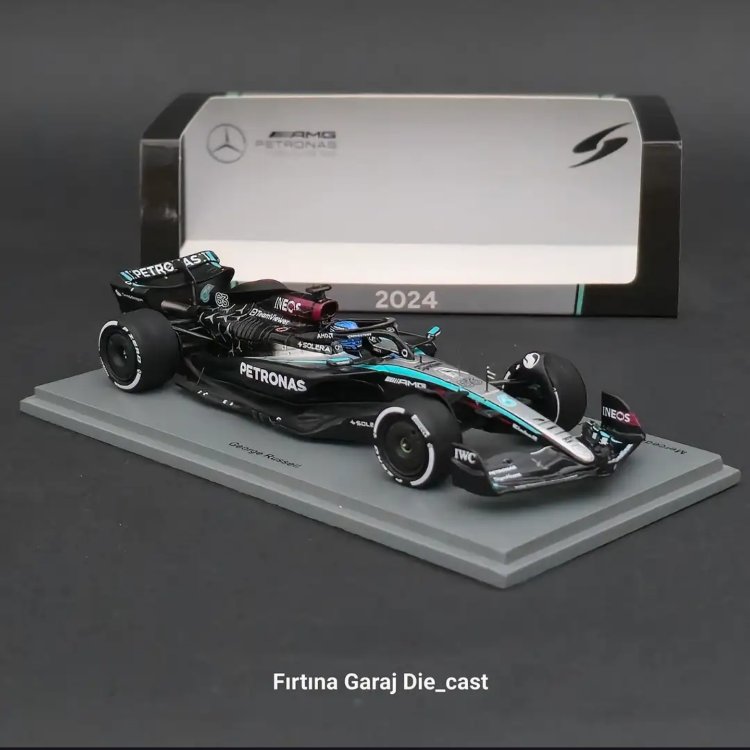 1:43 Spark Mercedes AMG W15 George Russell 2024