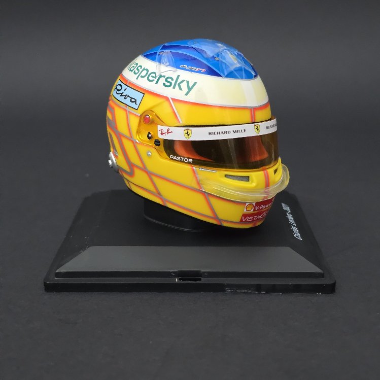 1:5 Charles Leclerc Ferrari 2021 Kask Figürü