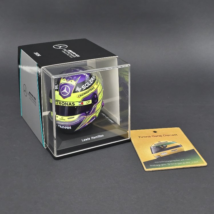1:5 Lewis Hamilton 2024 Kask Figürü 