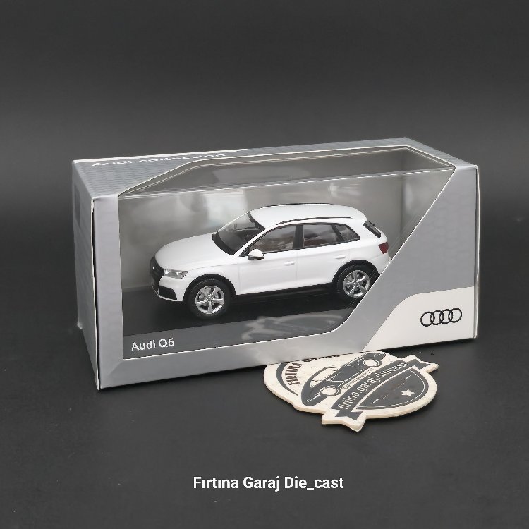 1:43 Audi Q5