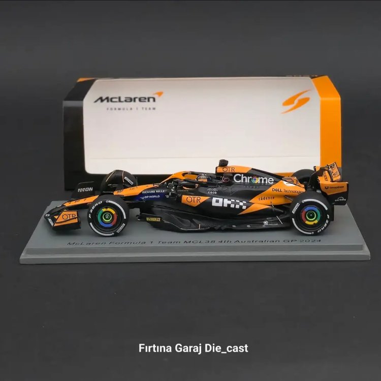 1:43 Spark Mclaren MCL38 Oscar Piastri 2024
