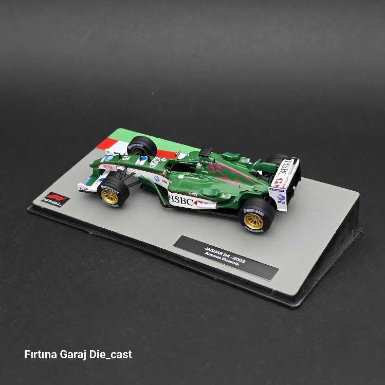 1:43 Jaguar R4 2003