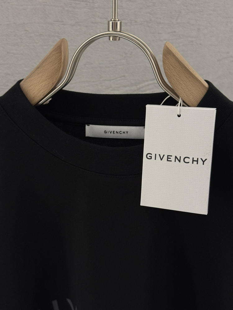 GIVENCHY Premium T Shirt