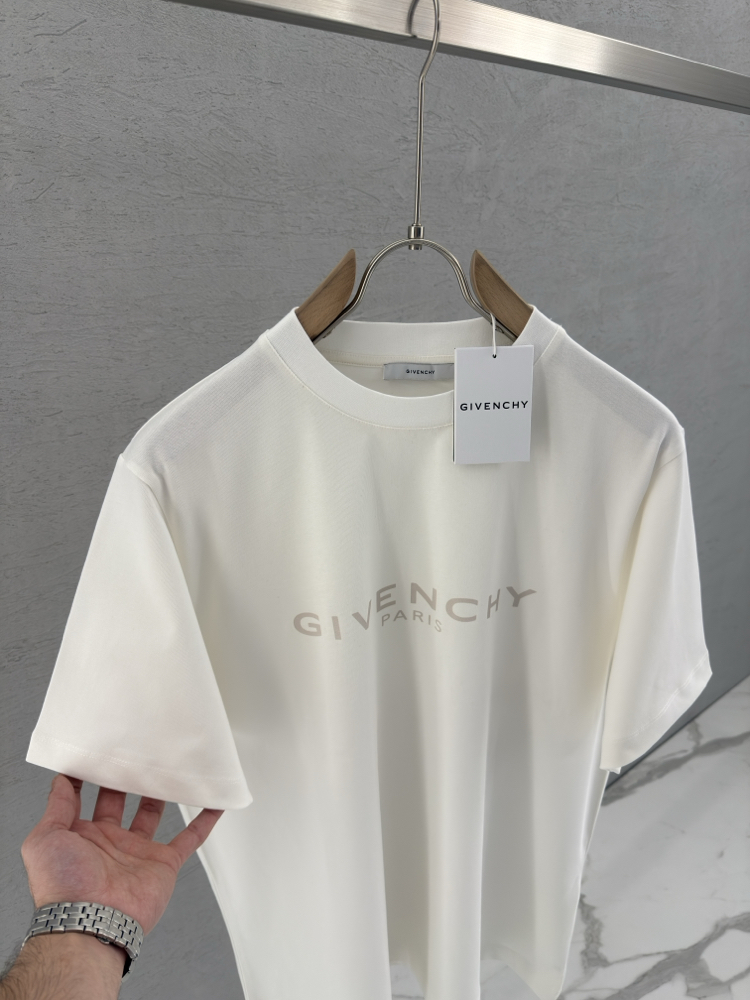 GIVENCHY Premium T Shirt