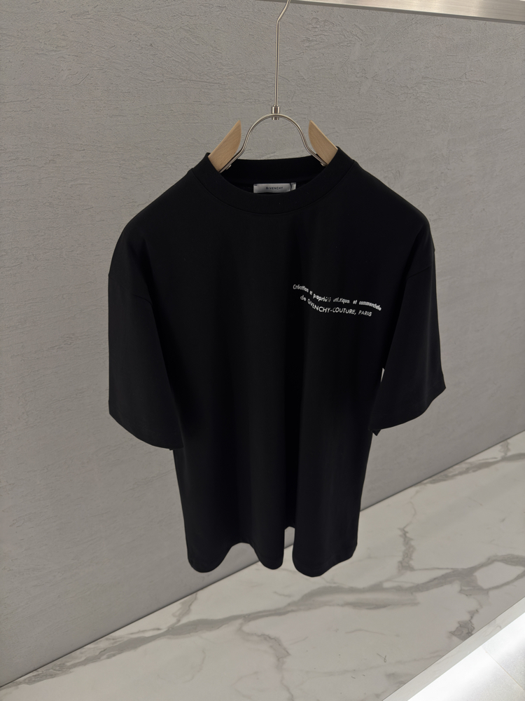 GIVENCHY Premium T Shirt (Oversize)