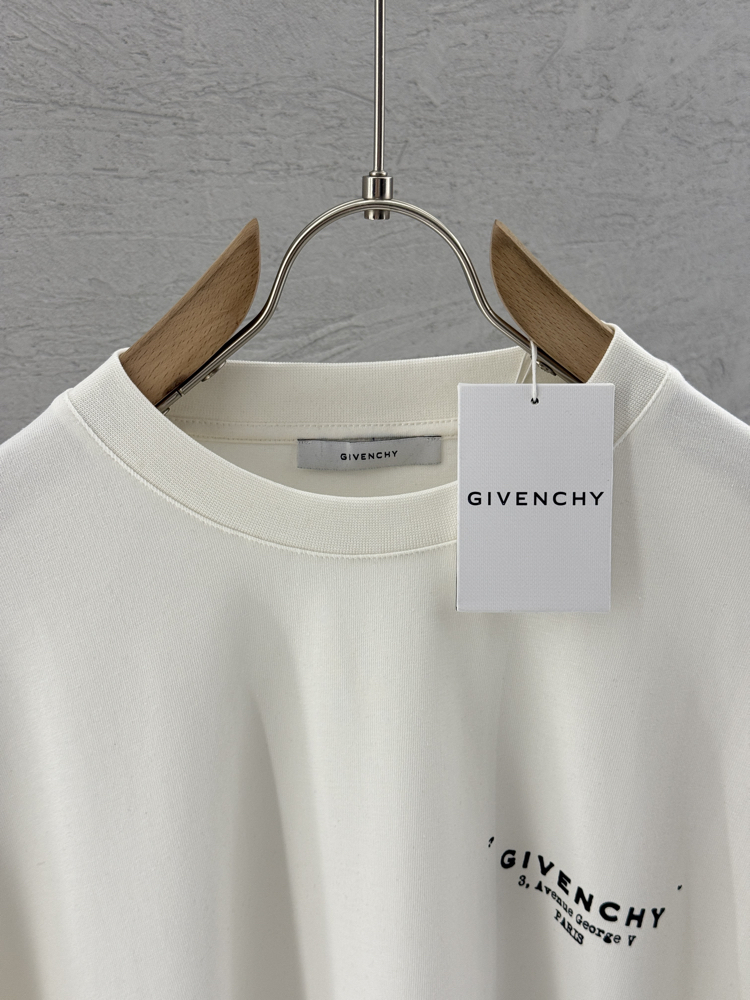 GIVENCHY Premium T Shirt