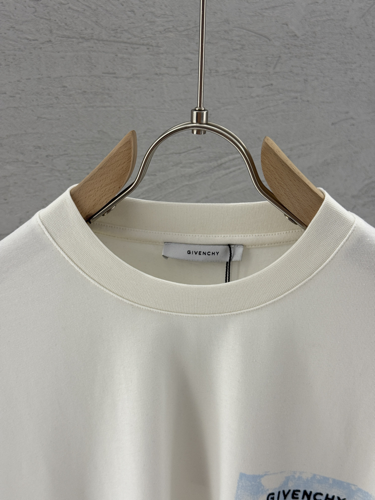 GIVENCHY Premium T Shirt 