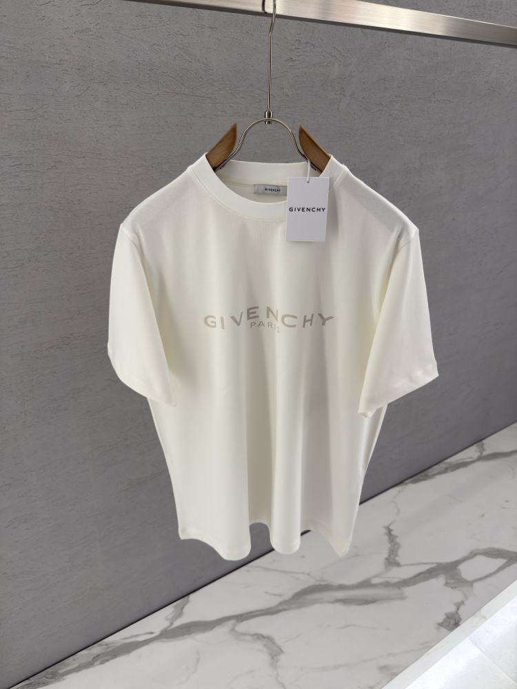 GIVENCHY Premium T Shirt