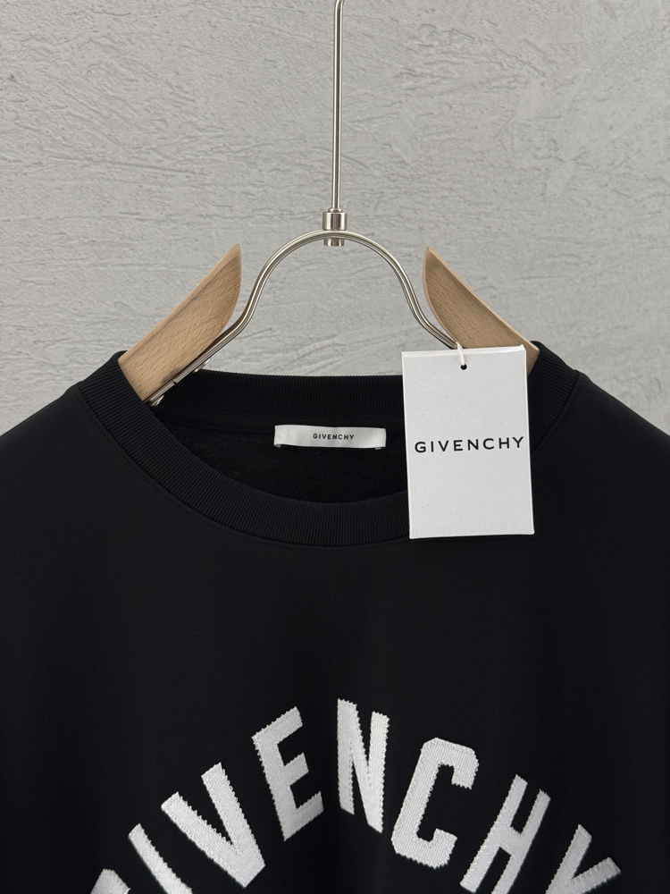 GIVENCHY Premium T Shirt