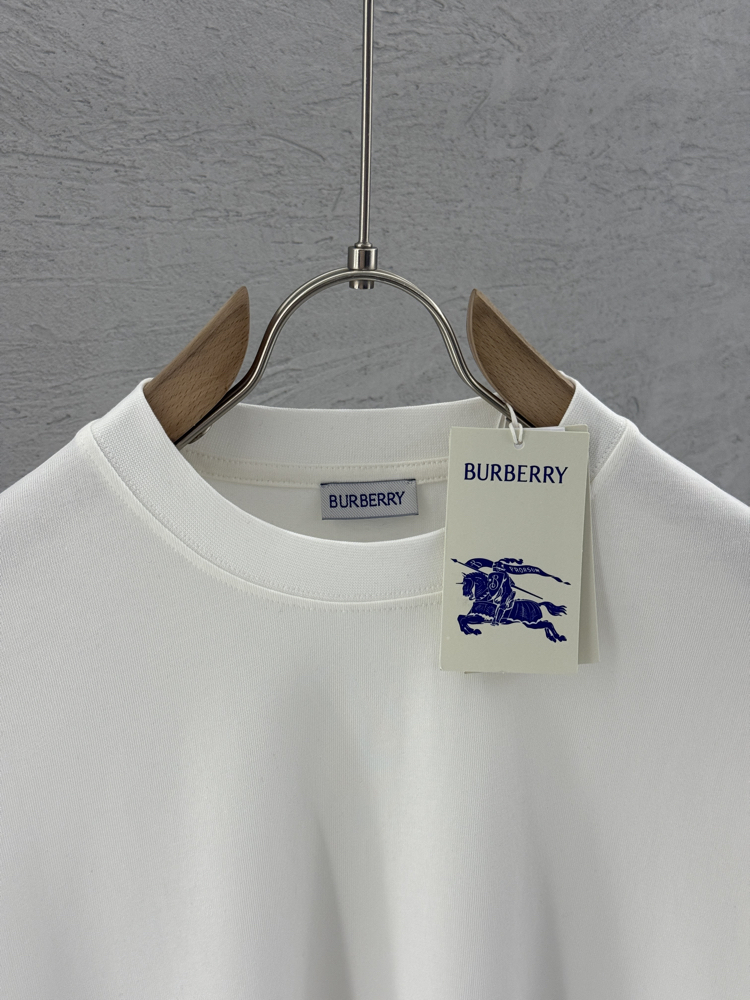 BURBERRY Premium T Shirt