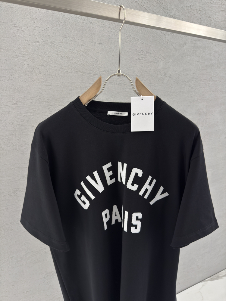 GIVENCHY Premium T Shirt
