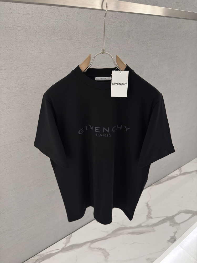 GIVENCHY Premium T Shirt