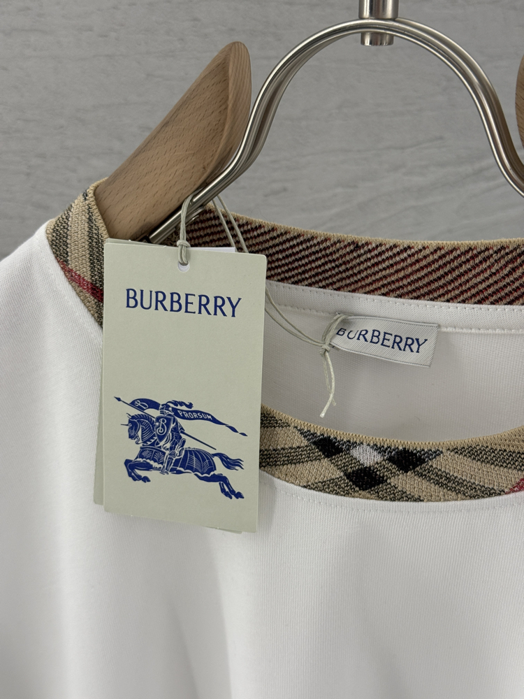 BURBERRY Premium T Shirt