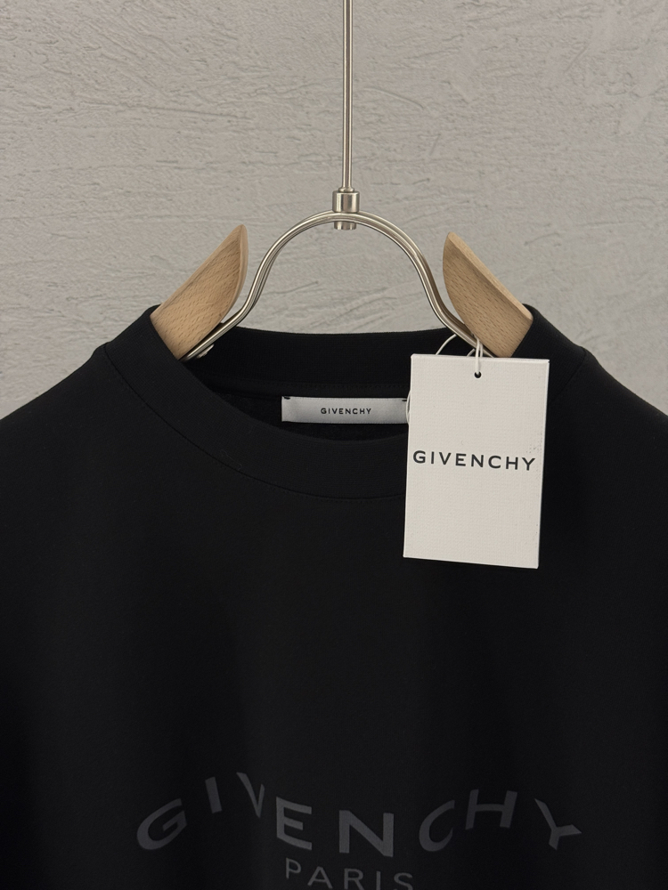 GIVENCHY Premium T Shirt