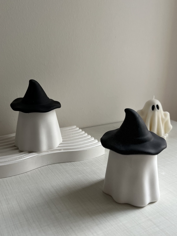 Siyah Şapkalı Ghost Mum