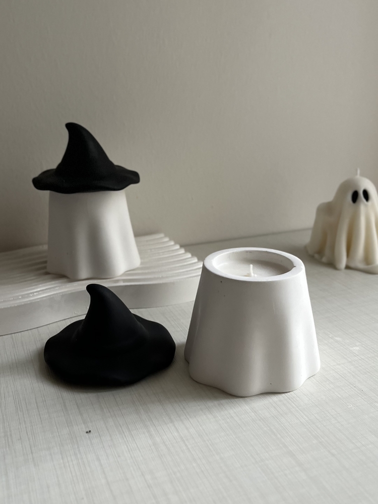 Siyah Şapkalı Ghost Mum
