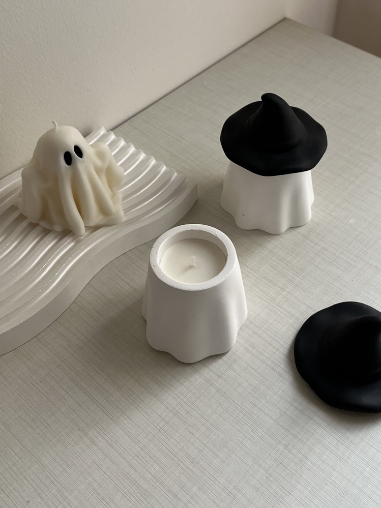 Siyah Şapkalı Ghost Mum