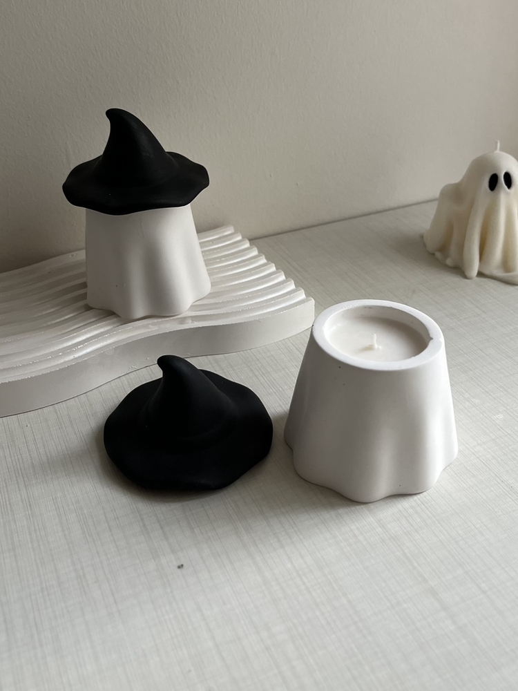 Siyah Şapkalı Ghost Mum