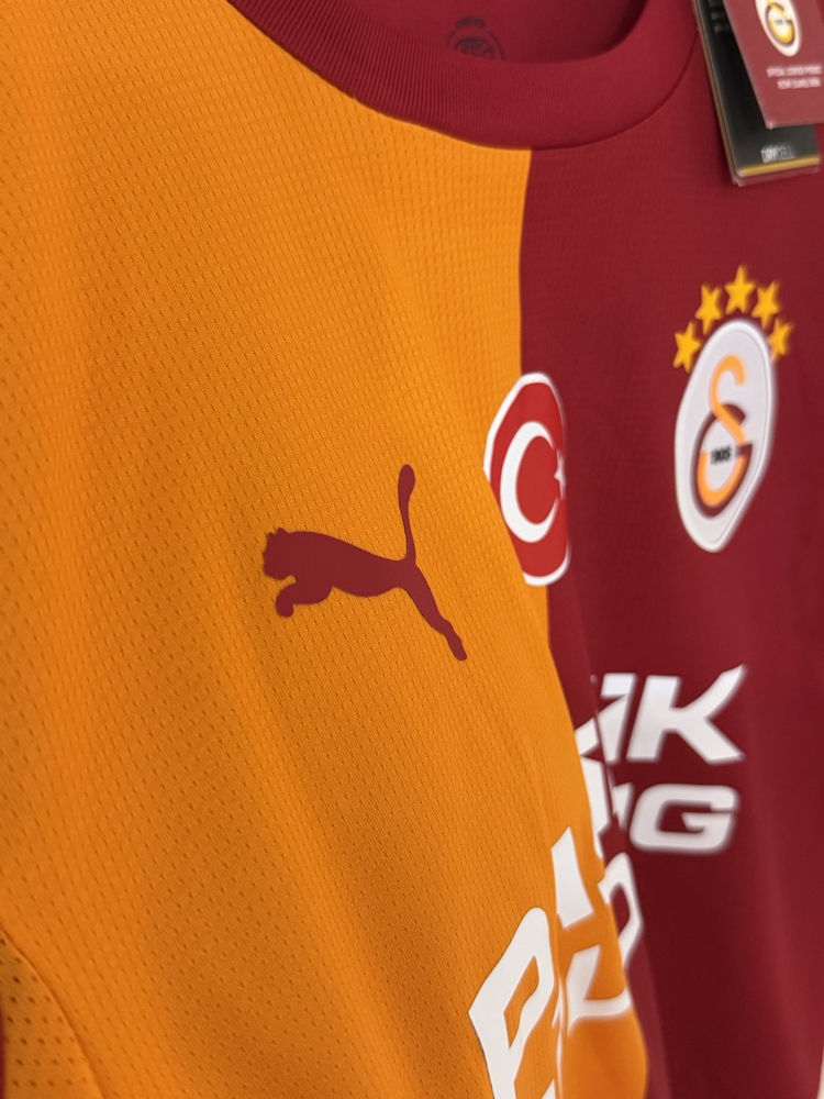 GALATASARAY YENİ SEZON PROFESYONEL FORMA