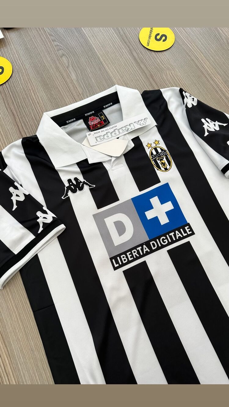 JUVENTUS PROFESYONEL FORMA 