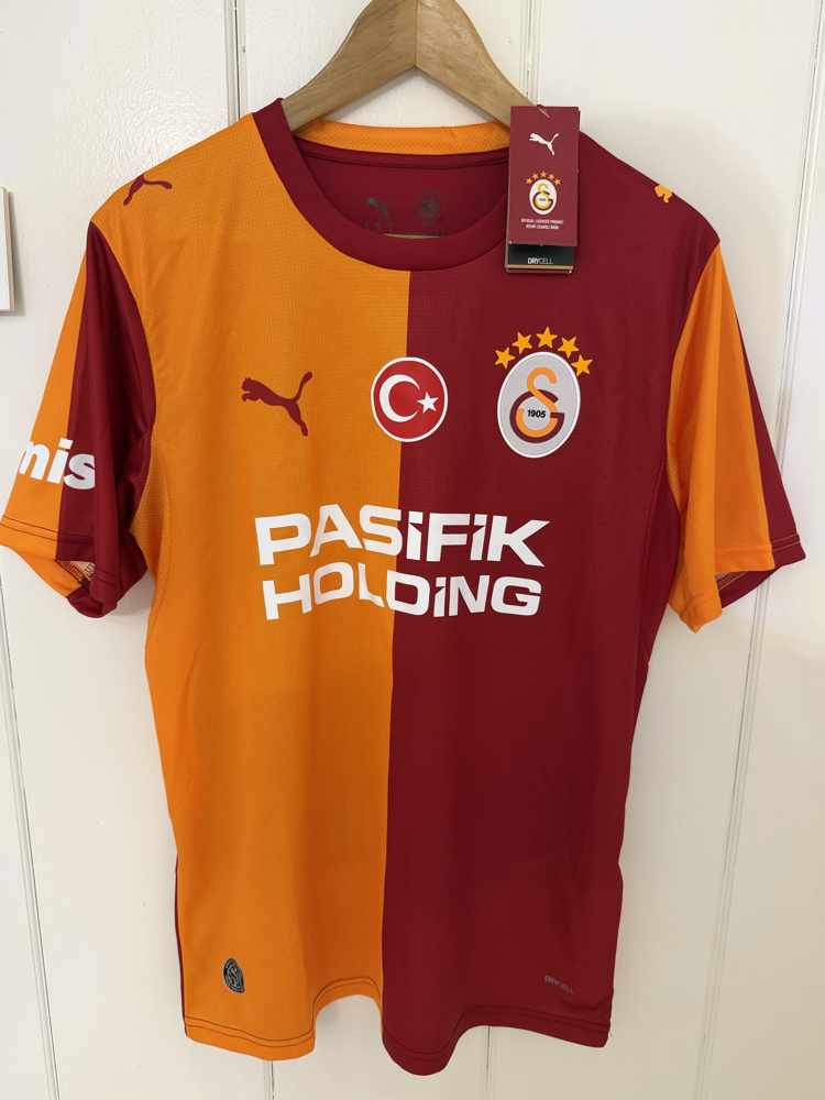 GALATASARAY YENİ SEZON PROFESYONEL FORMA