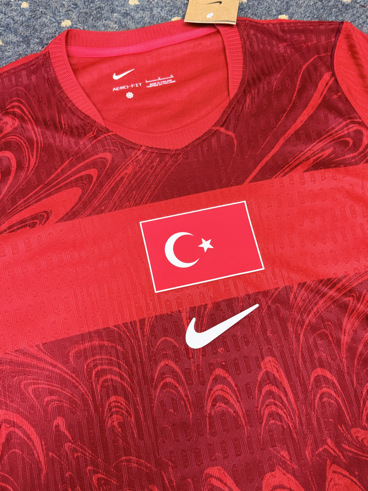 TÜRKİYE FORMASI PROFESYONEL MAÇ FORMASI