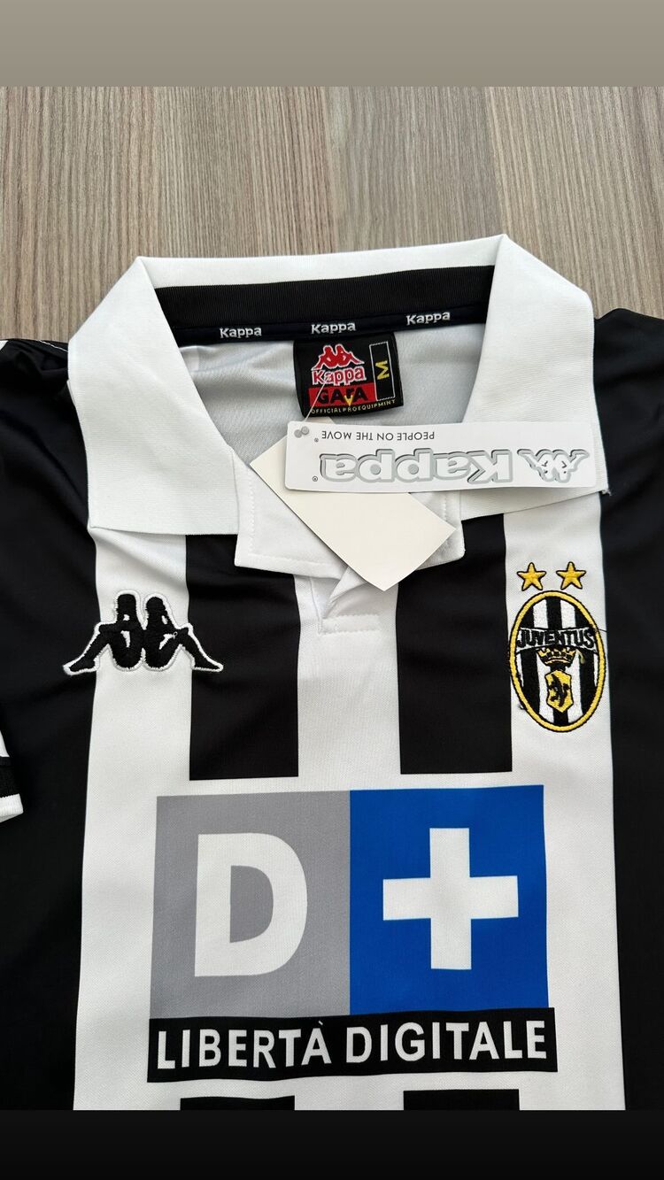 JUVENTUS PROFESYONEL FORMA 