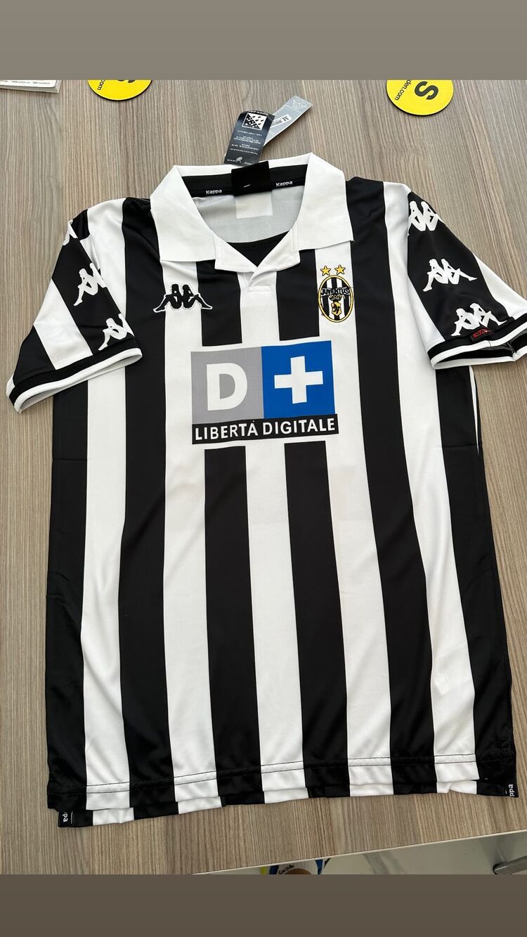 JUVENTUS PROFESYONEL FORMA 
