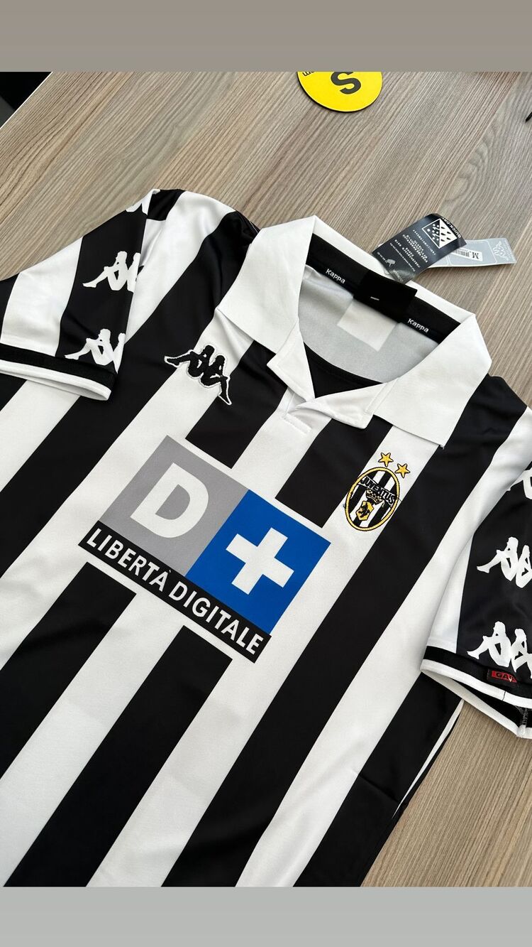 JUVENTUS PROFESYONEL FORMA 