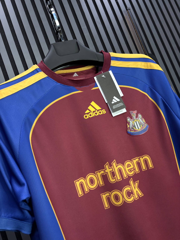 Newcastle United Retro Owen Forması