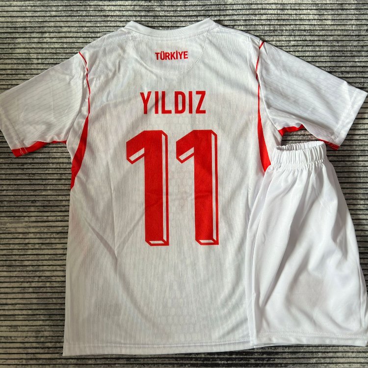 Türkiye Beyaz Kenan Yıldız Çocuk Forması