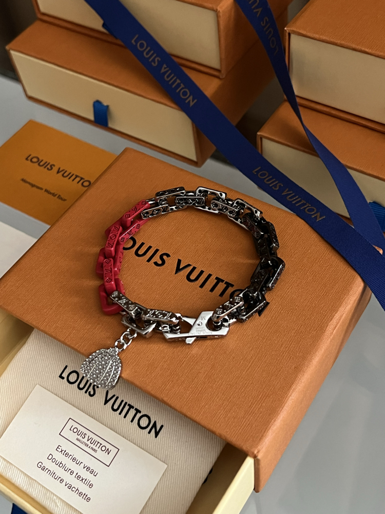 LOUIS VUITTON BİLEKLİK 