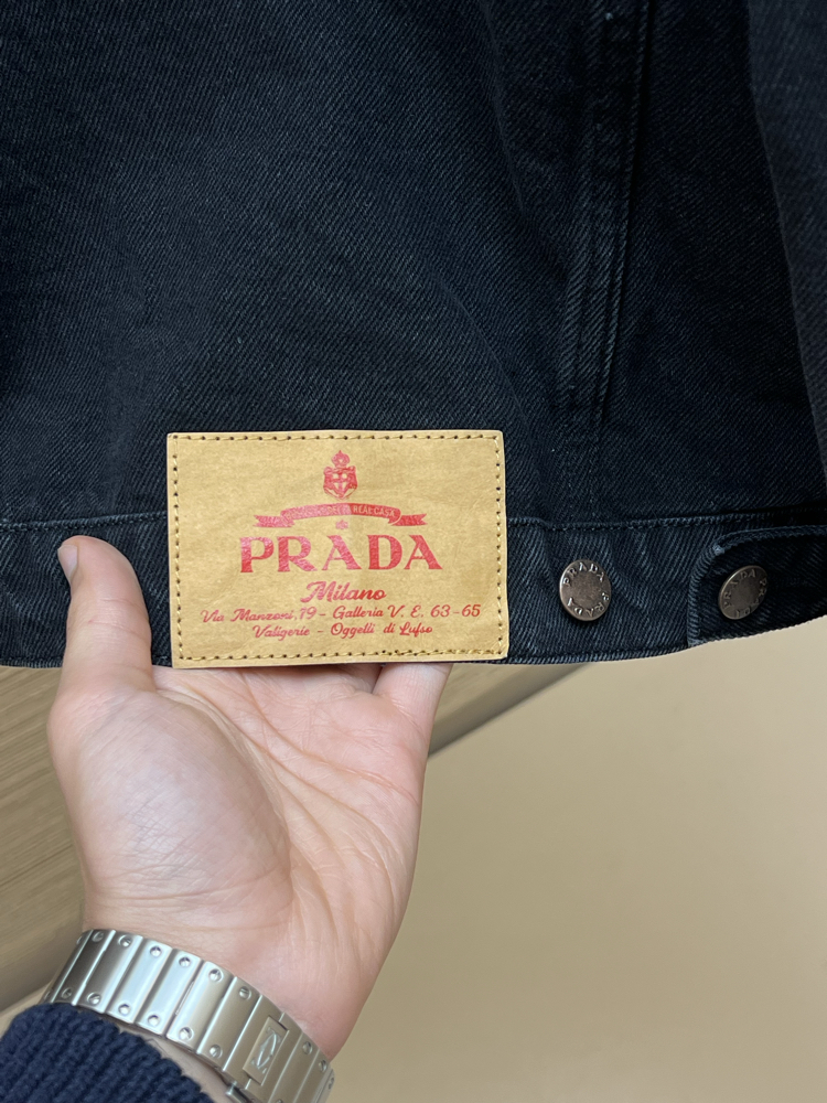 PRADA LOGO KOT CEKET