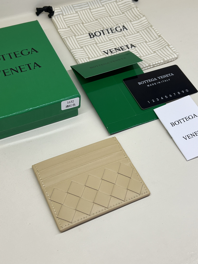 BOTTEGA VENETA CARD HOLDER
