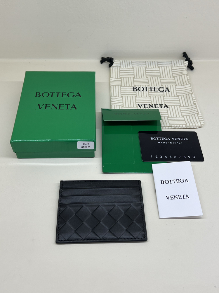BOTTEGA VENETA CARD HOLDER