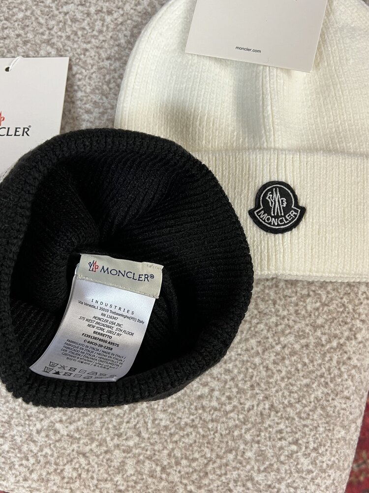 MONCLER BERE 
