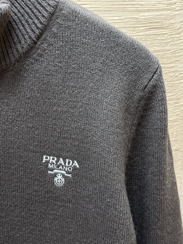 PRADA YÜNLÜ ZİP KAZAK