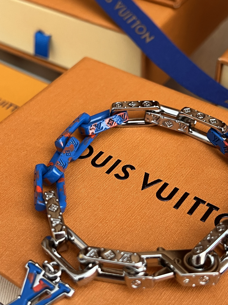 LOUIS VUITTON BİLEKLİK 