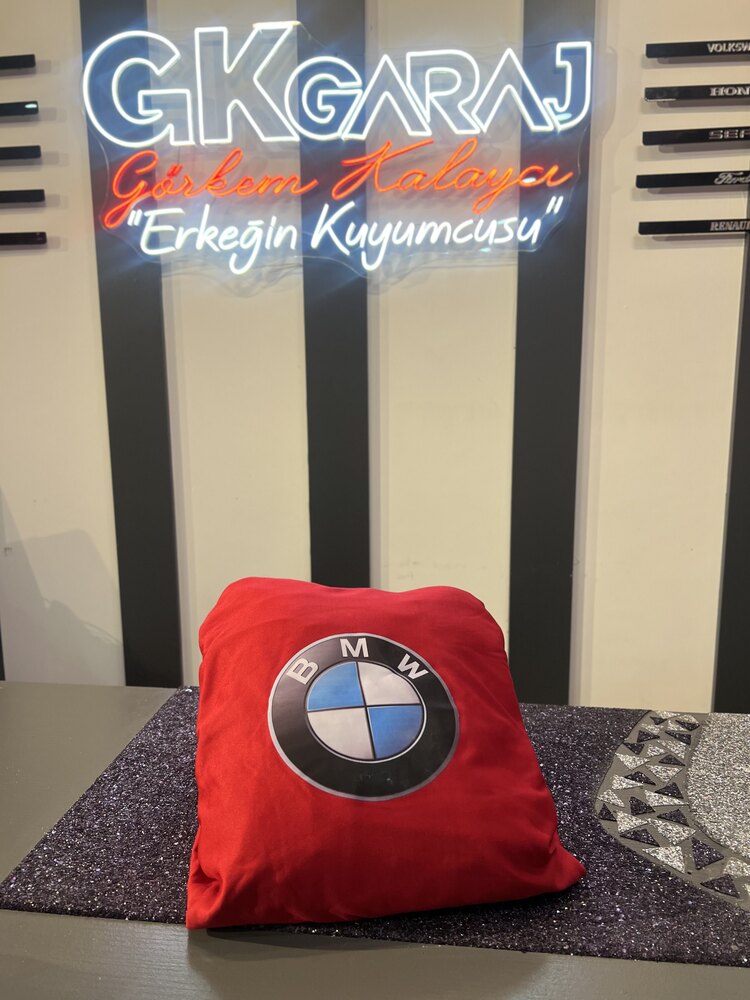 BMW KIRMIZI SERVİS KILIFI