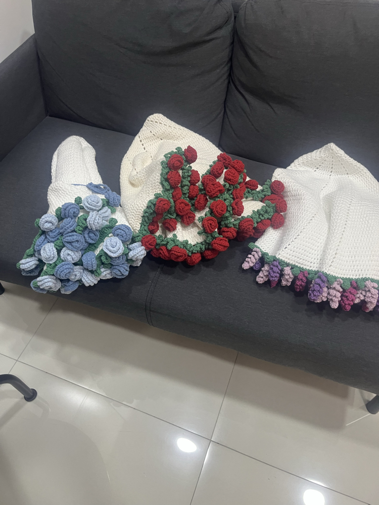 Gül buketli şal
