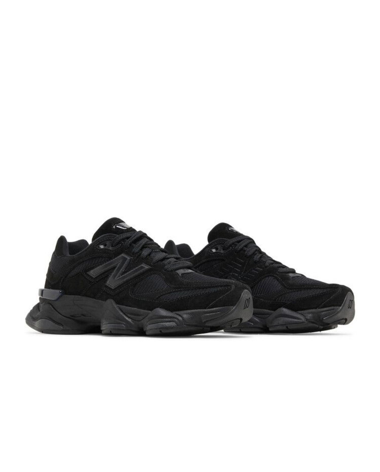 New balance 9060 ‘Triple Black Suede’