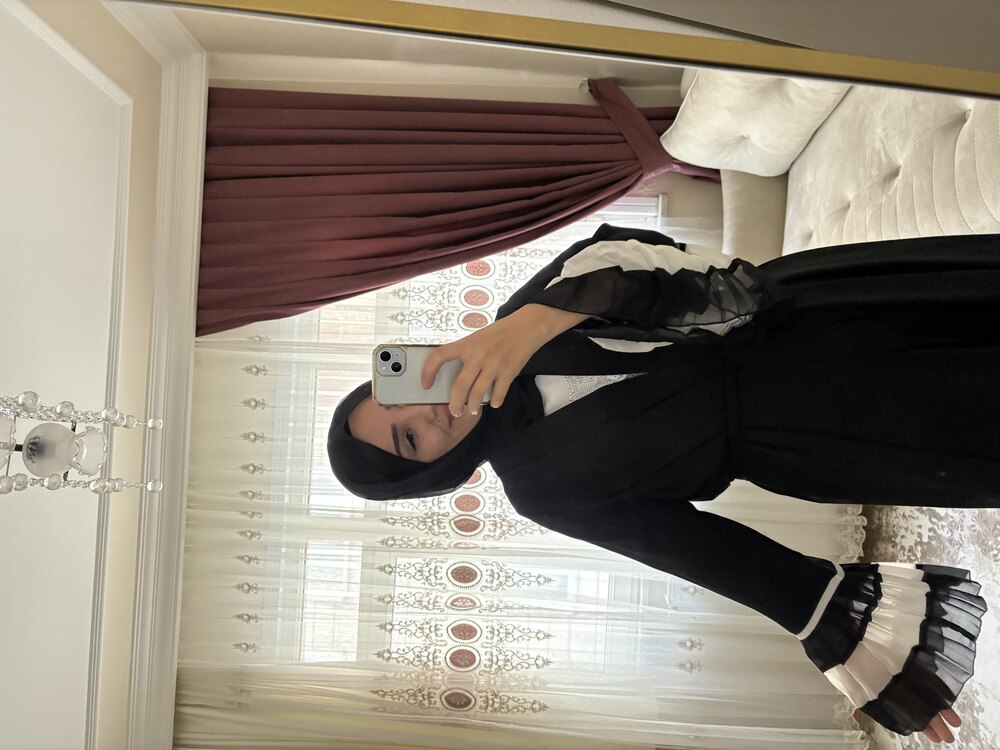 Siyah beyaz PİLİSE ABAYA